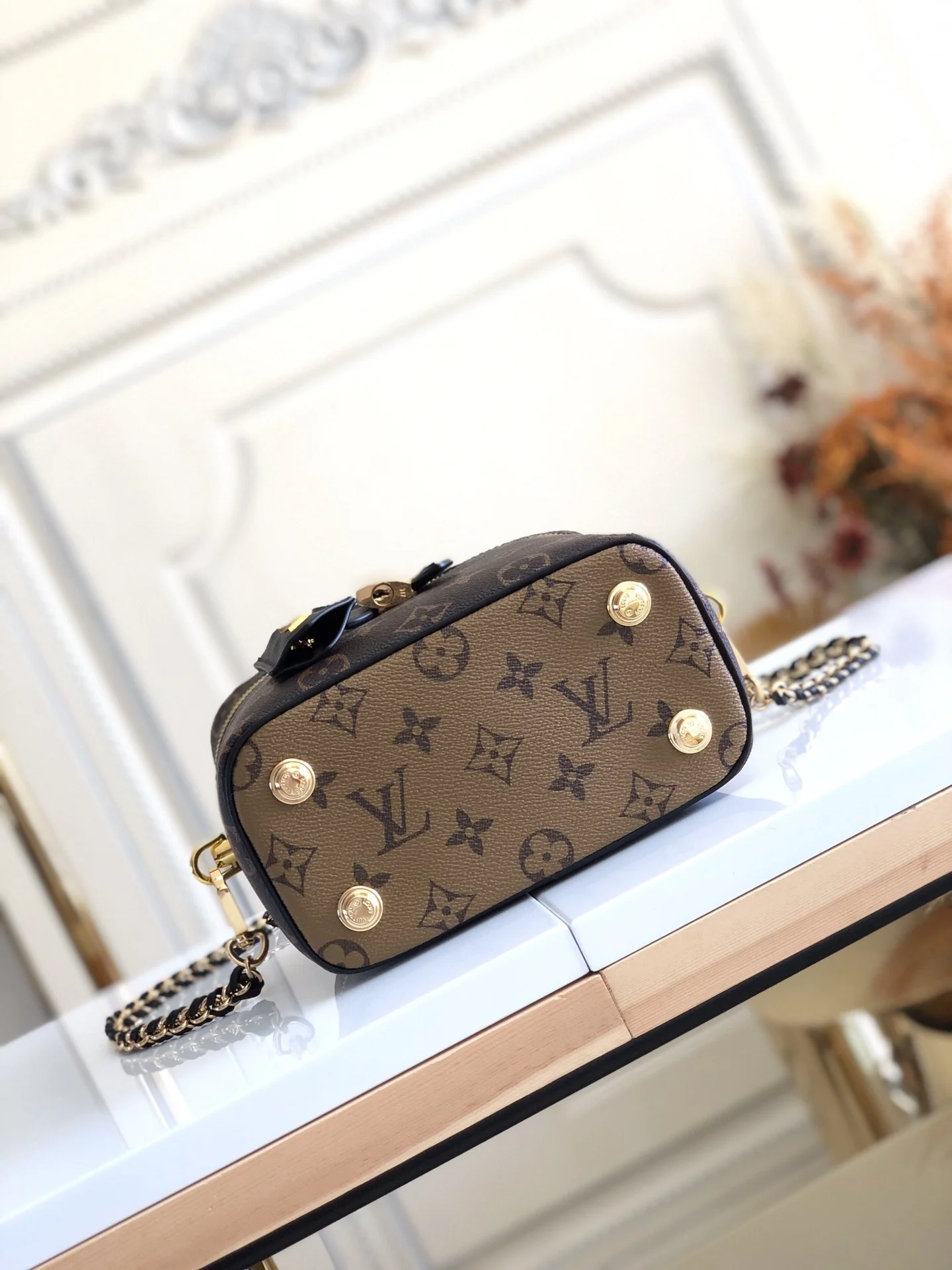 LV $88 gallery