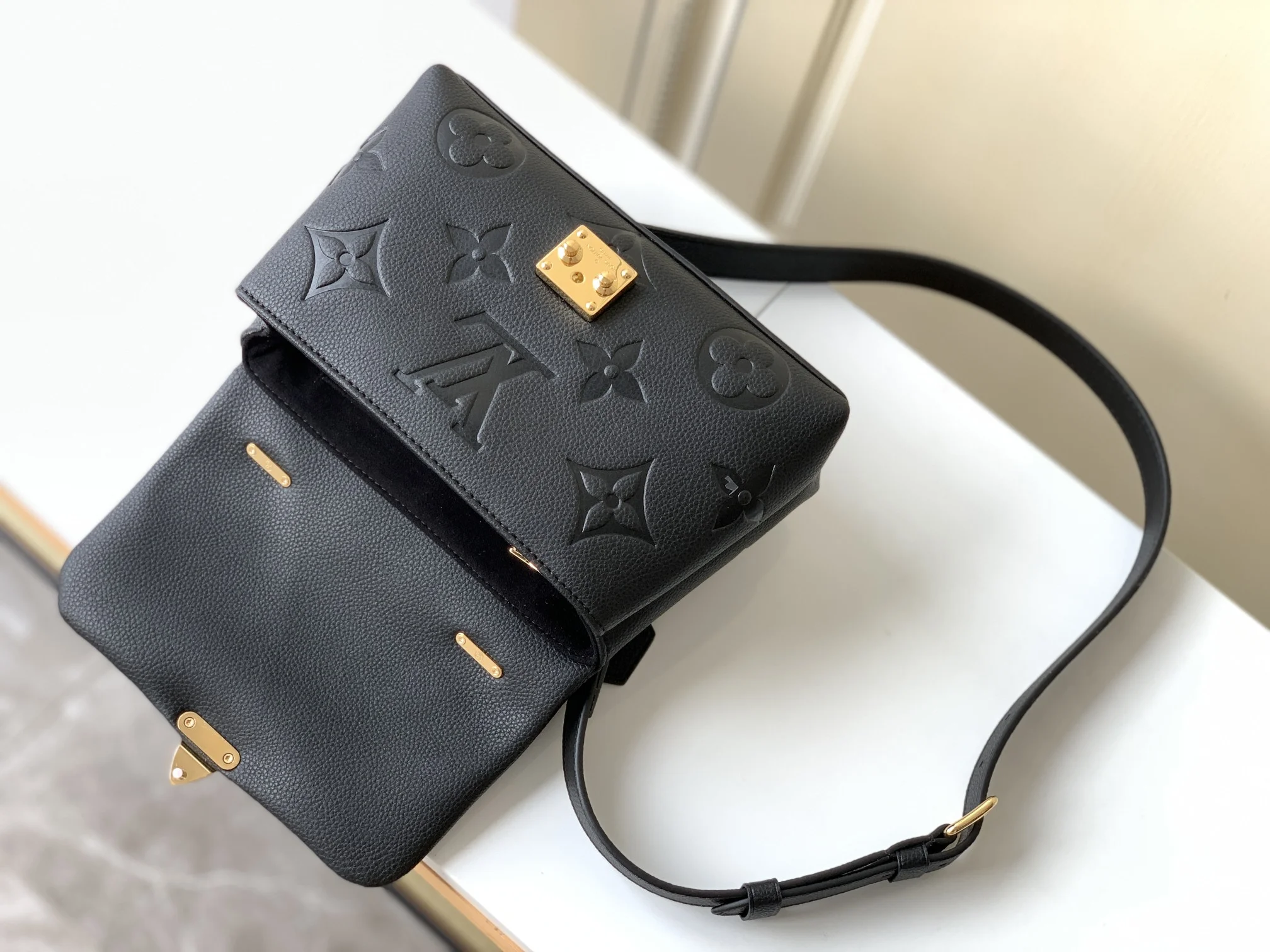 LV $88 gallery