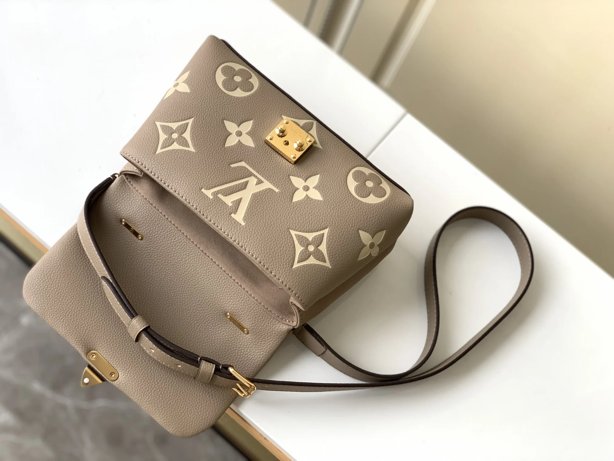 LV $88 gallery