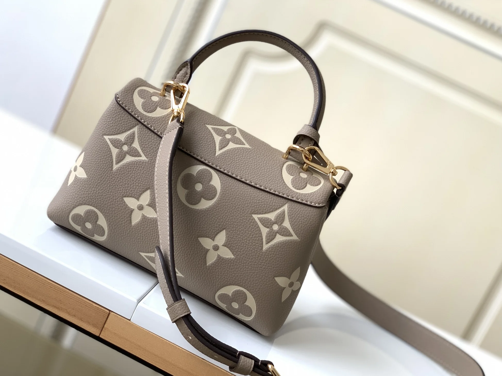 LV $88 gallery