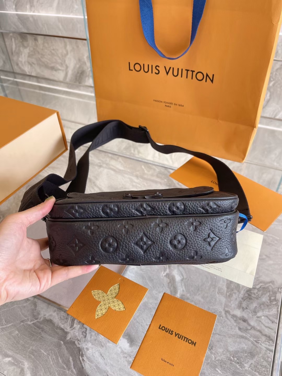 LV $89 gallery