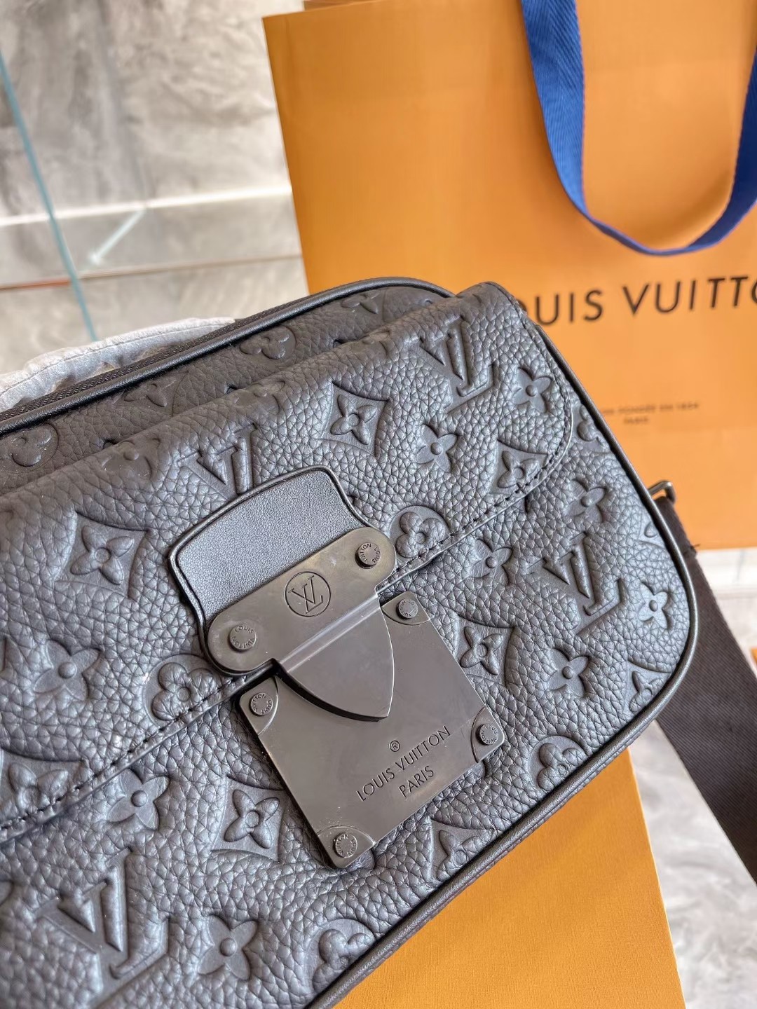 LV $89 gallery