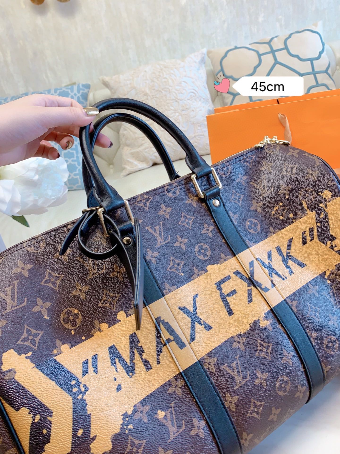 LV $89 gallery