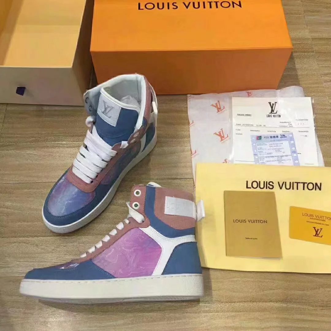 LV $90 gallery