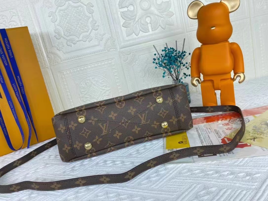 LV $90 gallery