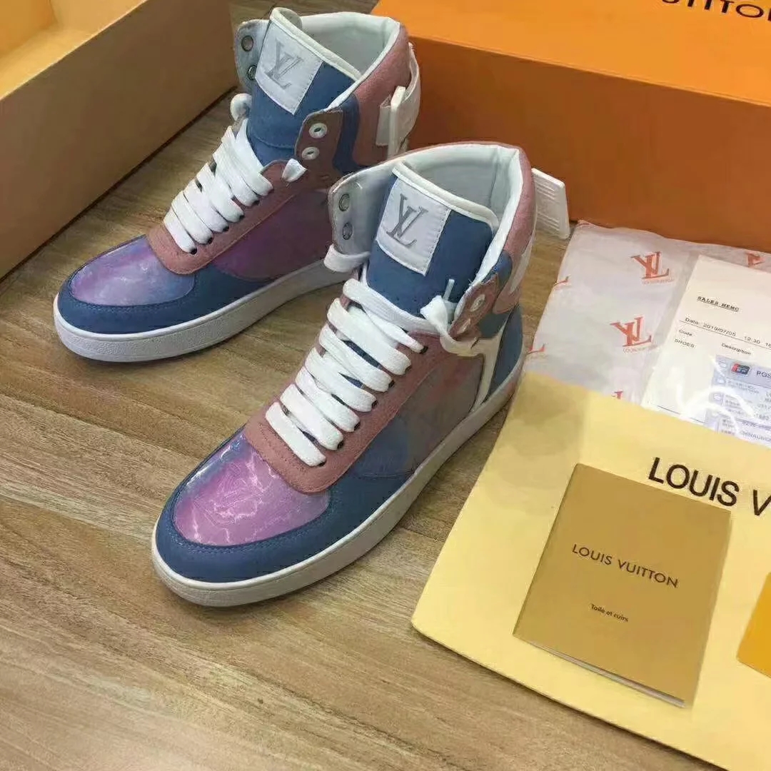 LV $90 gallery