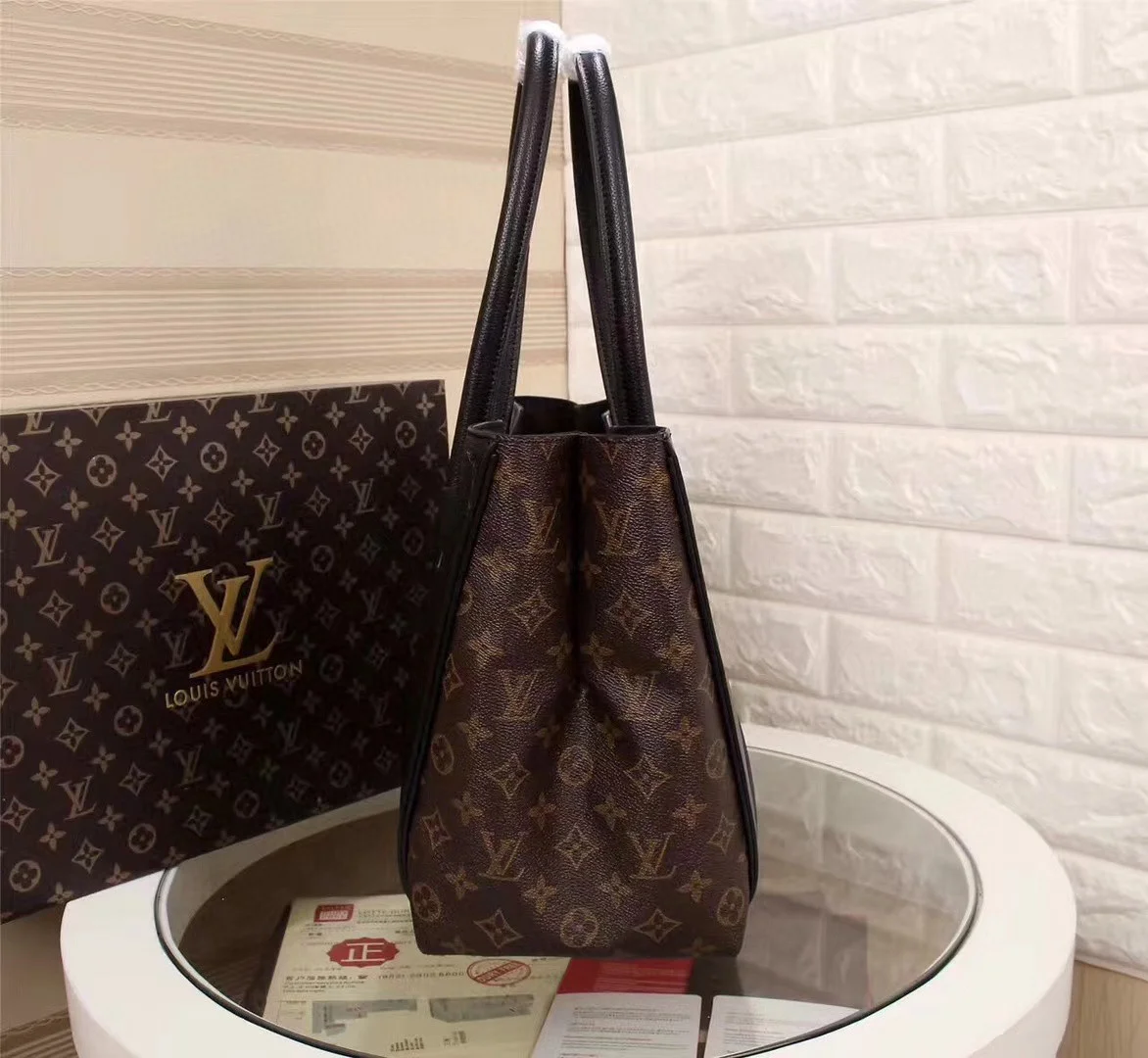 LV $90 gallery