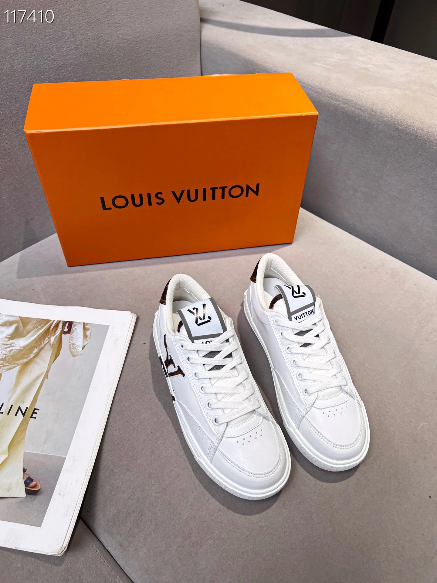 LV $90 gallery