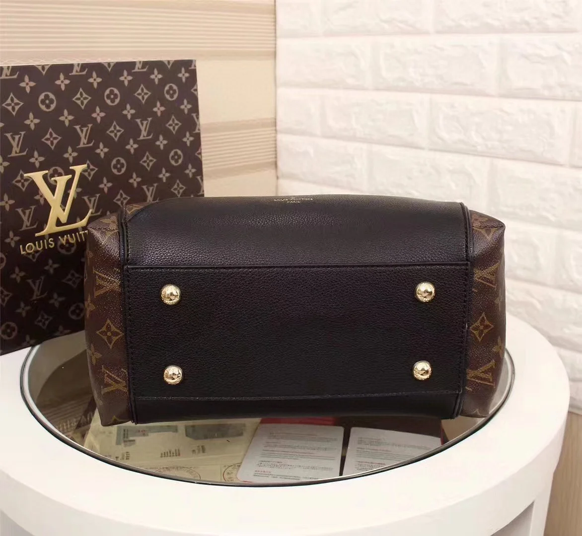 LV $90 gallery