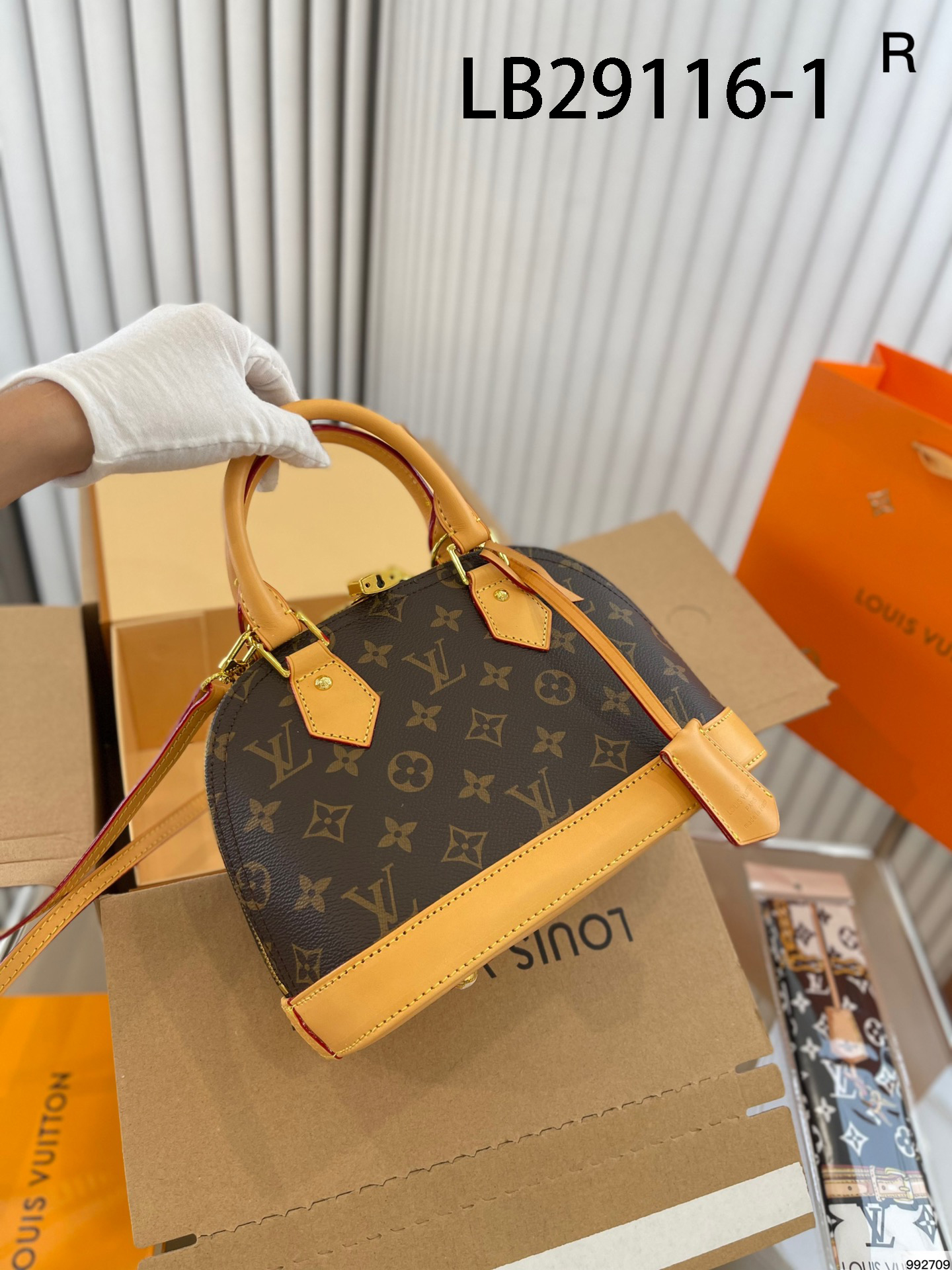 LV $90 gallery