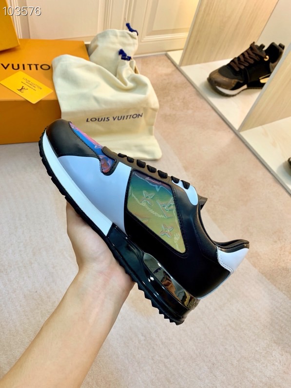 LV $90 gallery