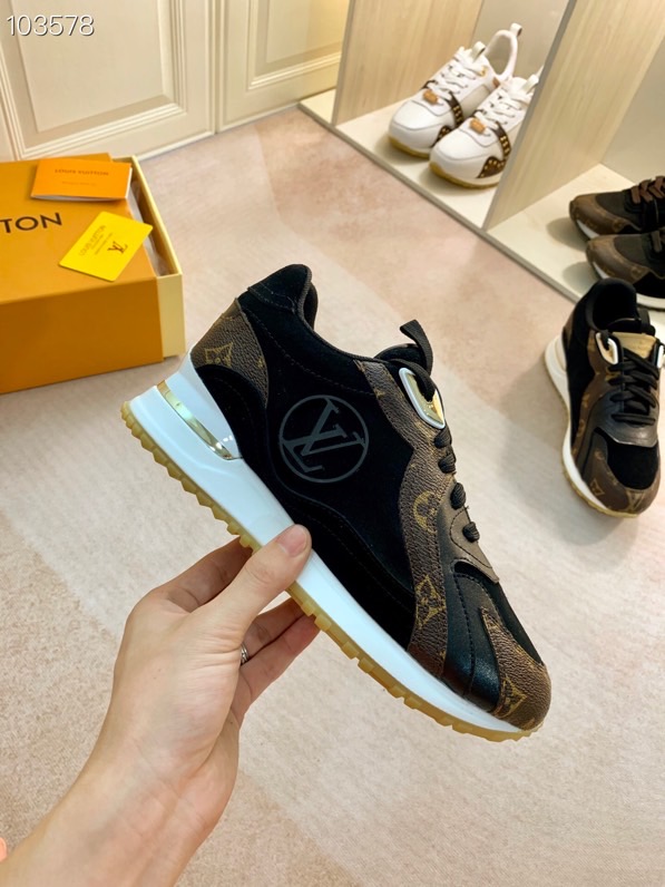 LV $90 gallery