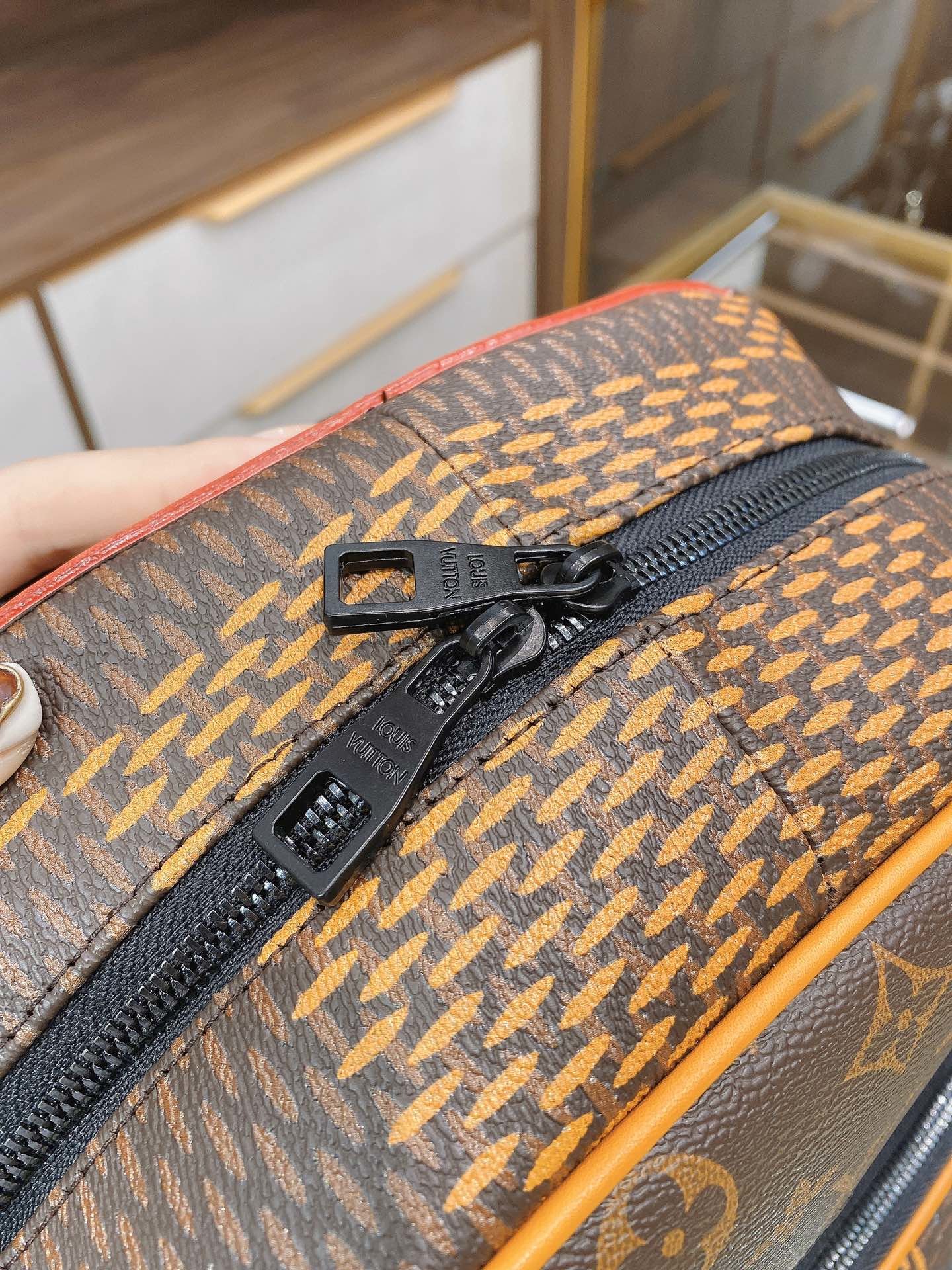 LV $90 gallery