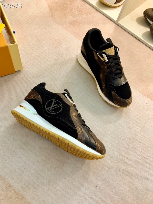 LV $90 gallery