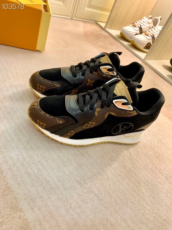 LV $90 gallery