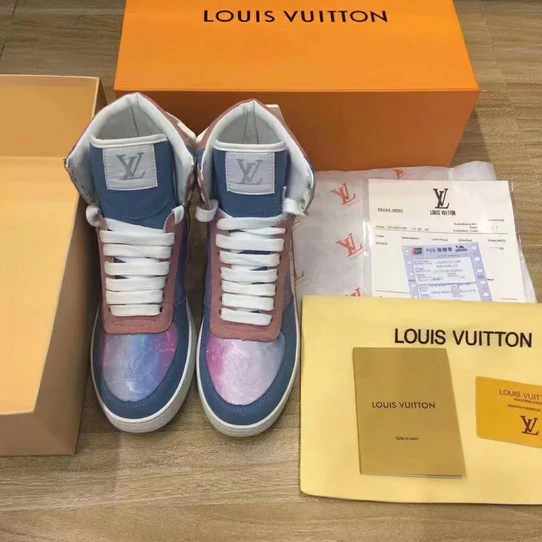 LV $90 gallery