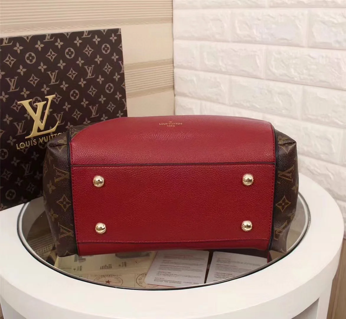 LV $90 gallery