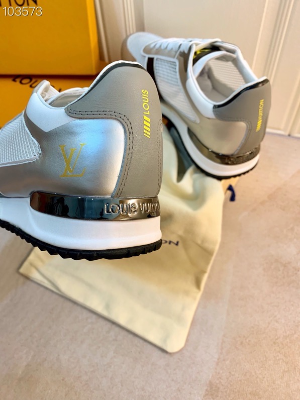 LV $90 gallery