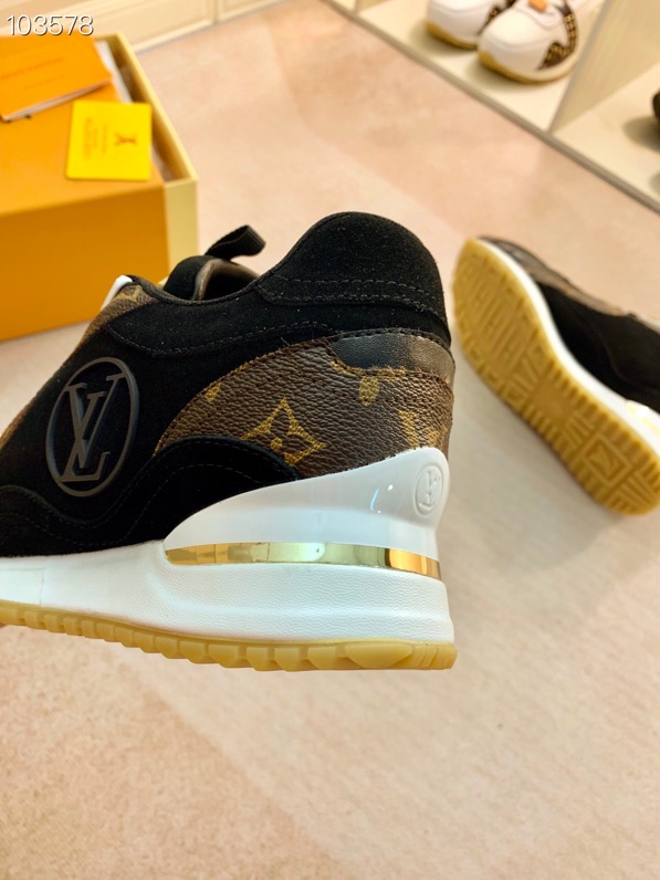 LV $90 gallery