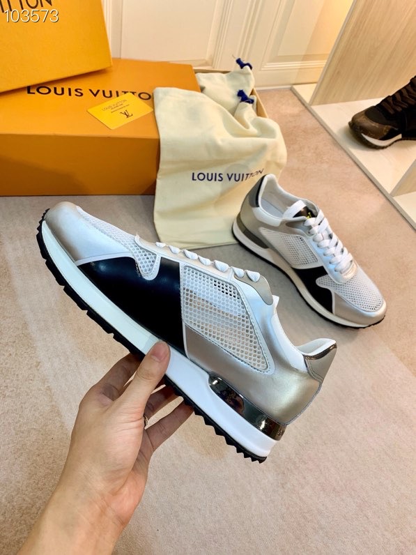 LV $90 gallery