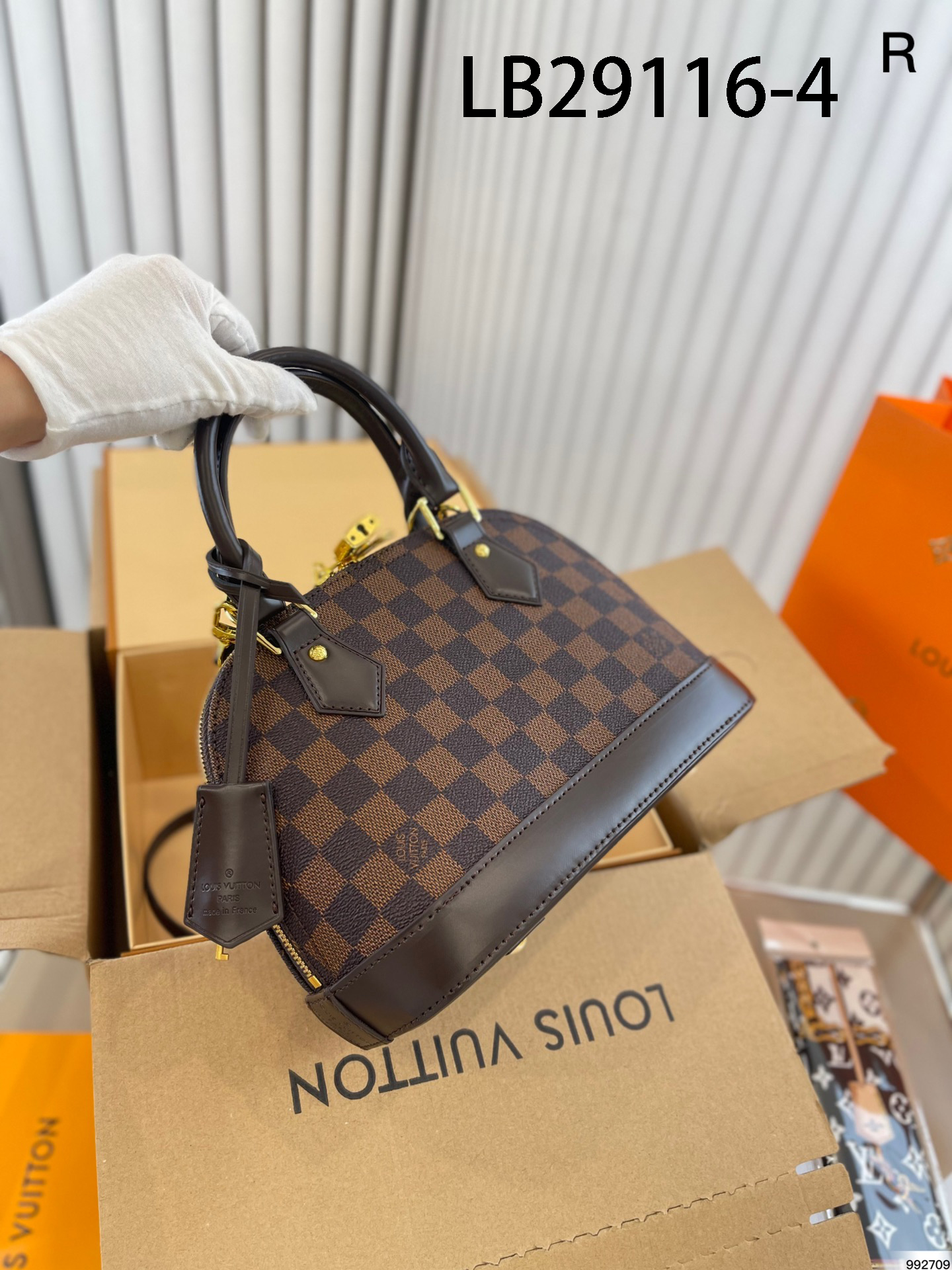 LV $90 gallery