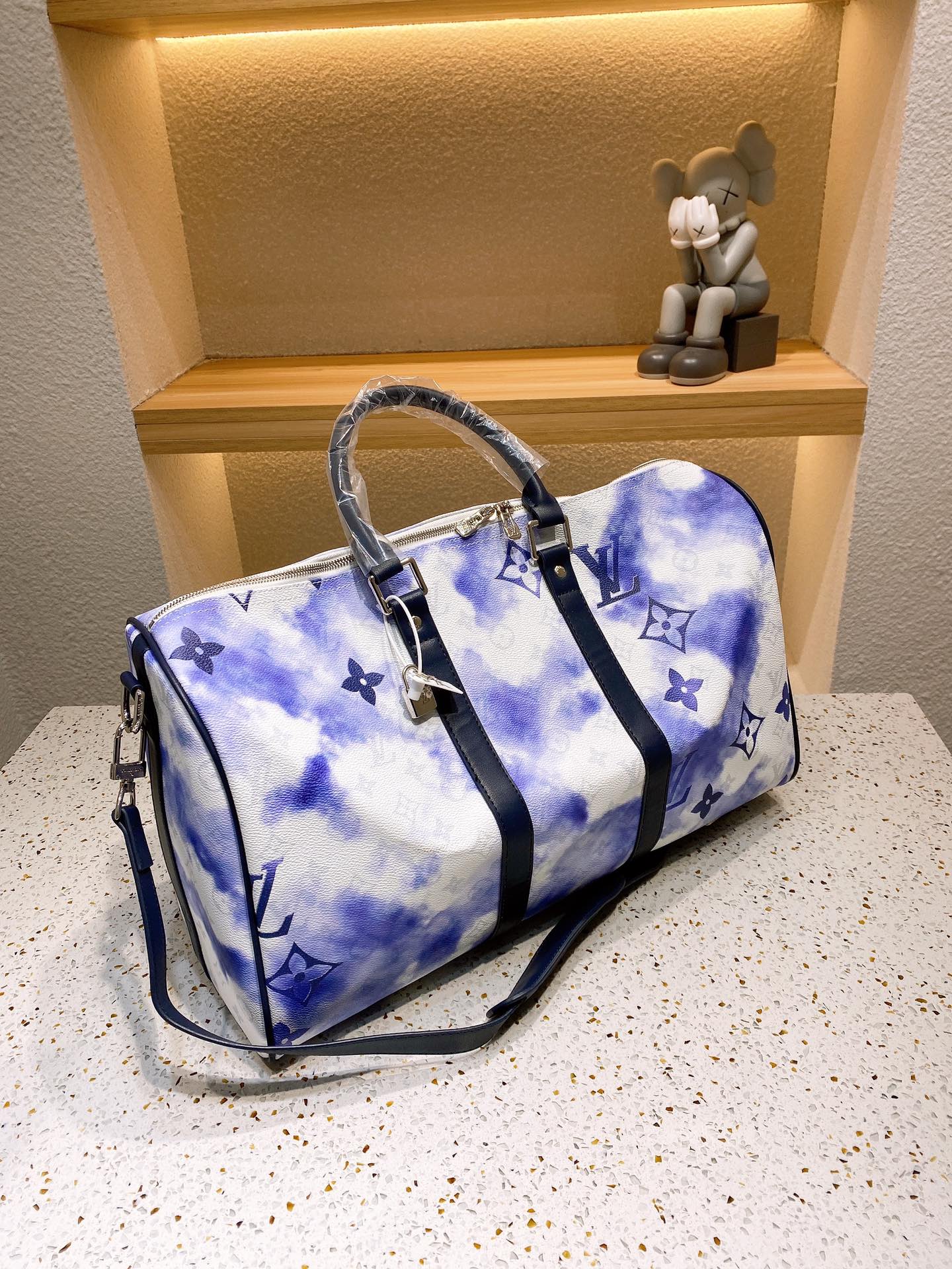 LV $90 gallery