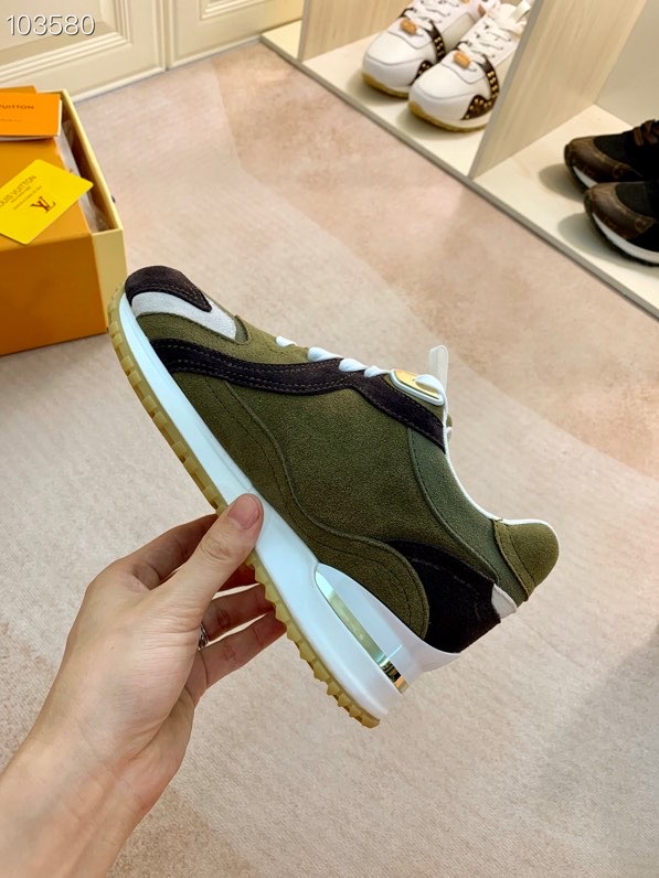 LV $90 gallery