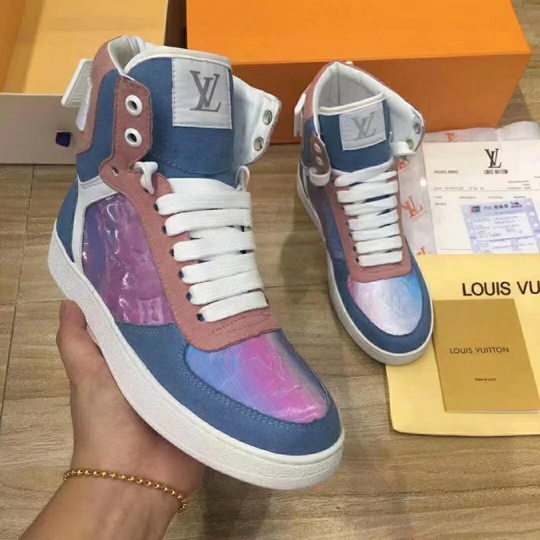 LV $90 gallery