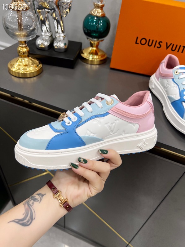 LV $90 gallery