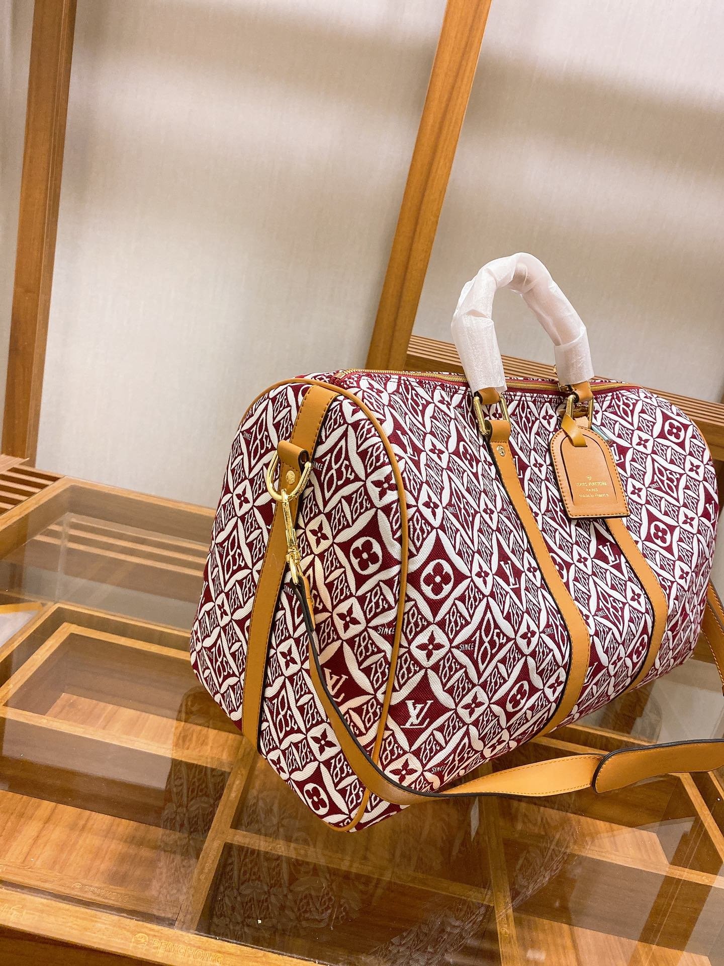 LV $91 gallery