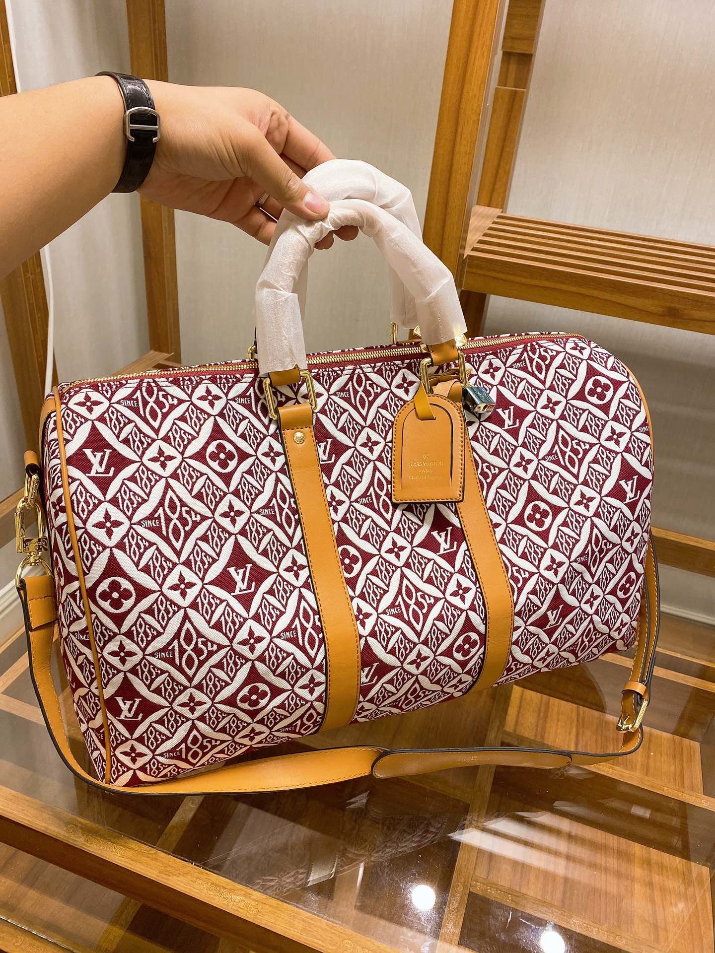 LV $91 gallery