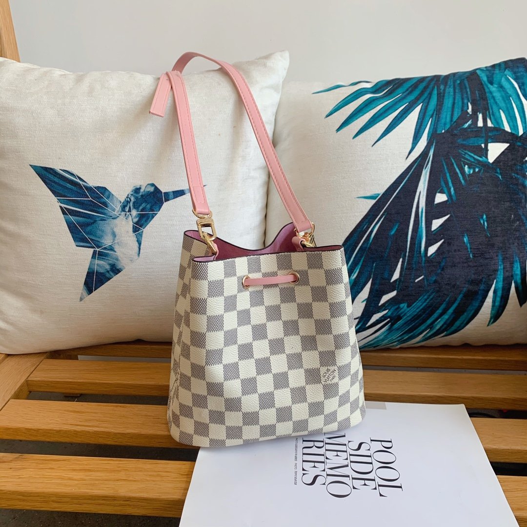 LV $92 gallery