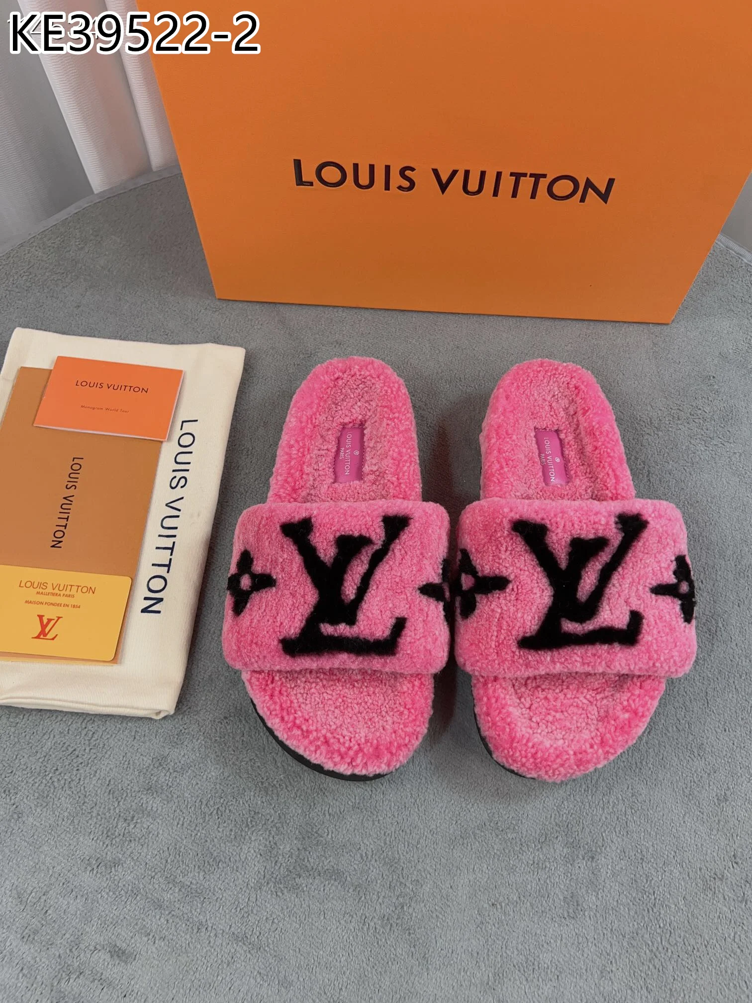 LV $92 gallery