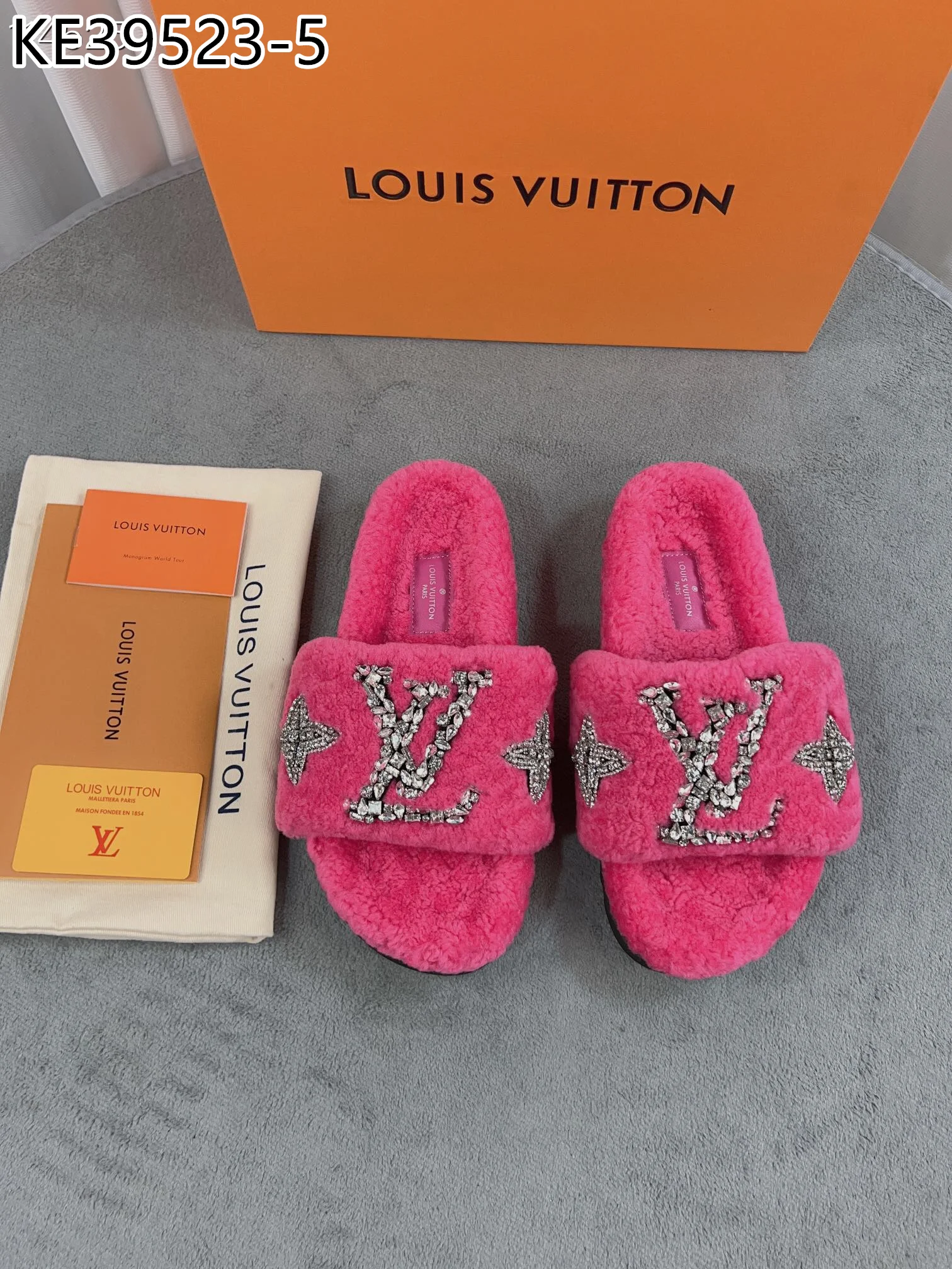 LV $92 gallery