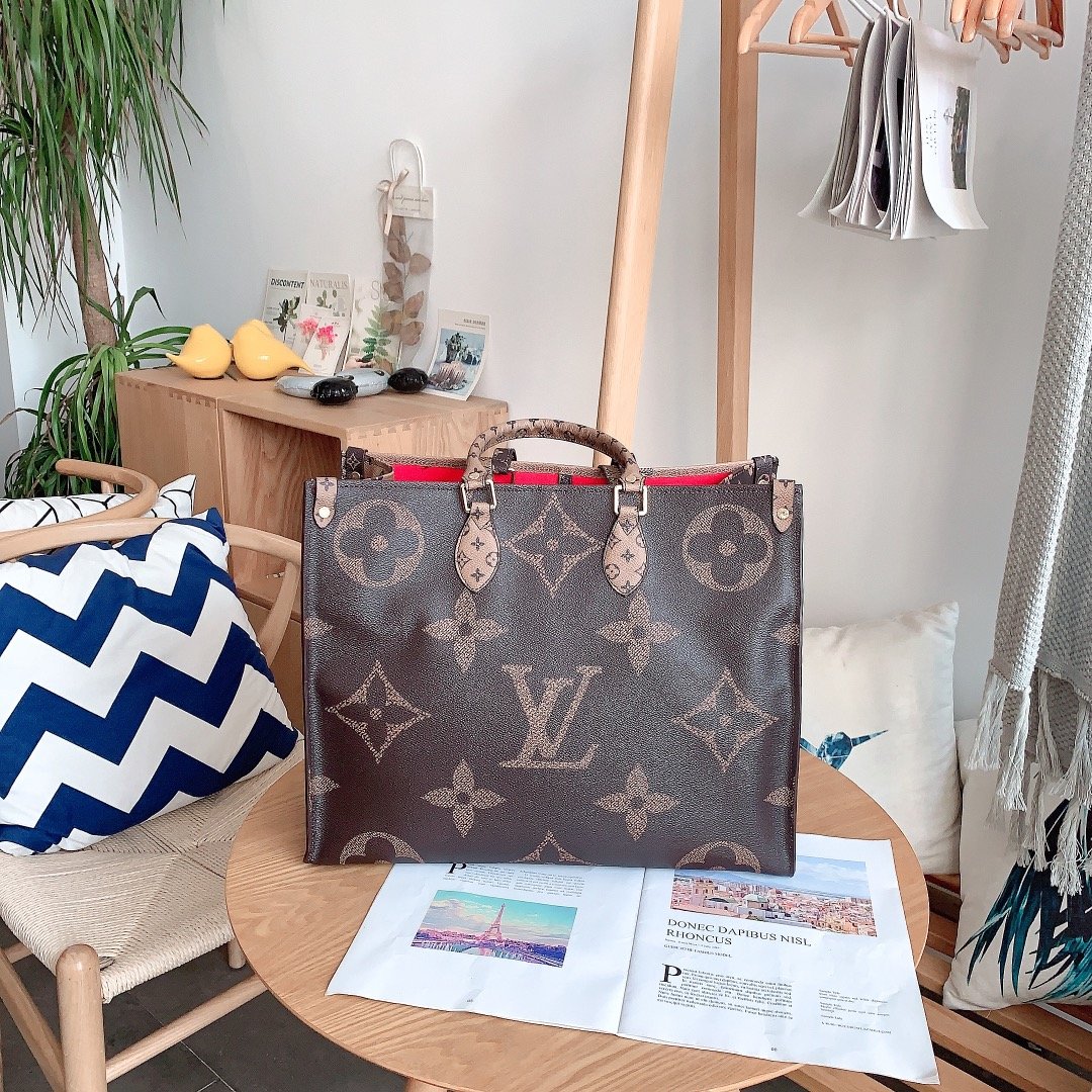 LV $92 gallery