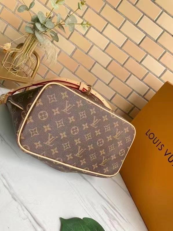 LV $92 gallery