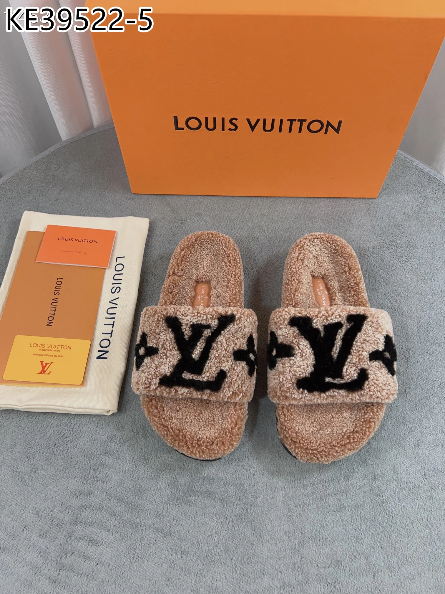 LV $92 gallery