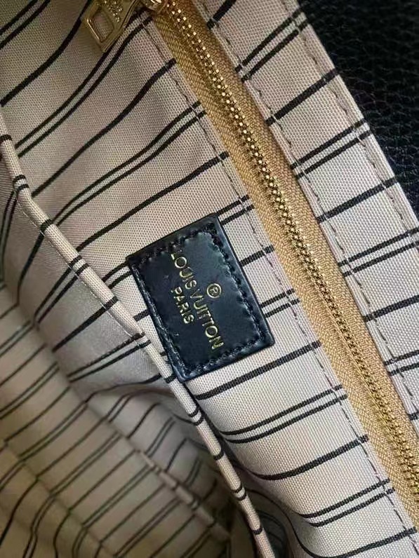 LV $92 gallery