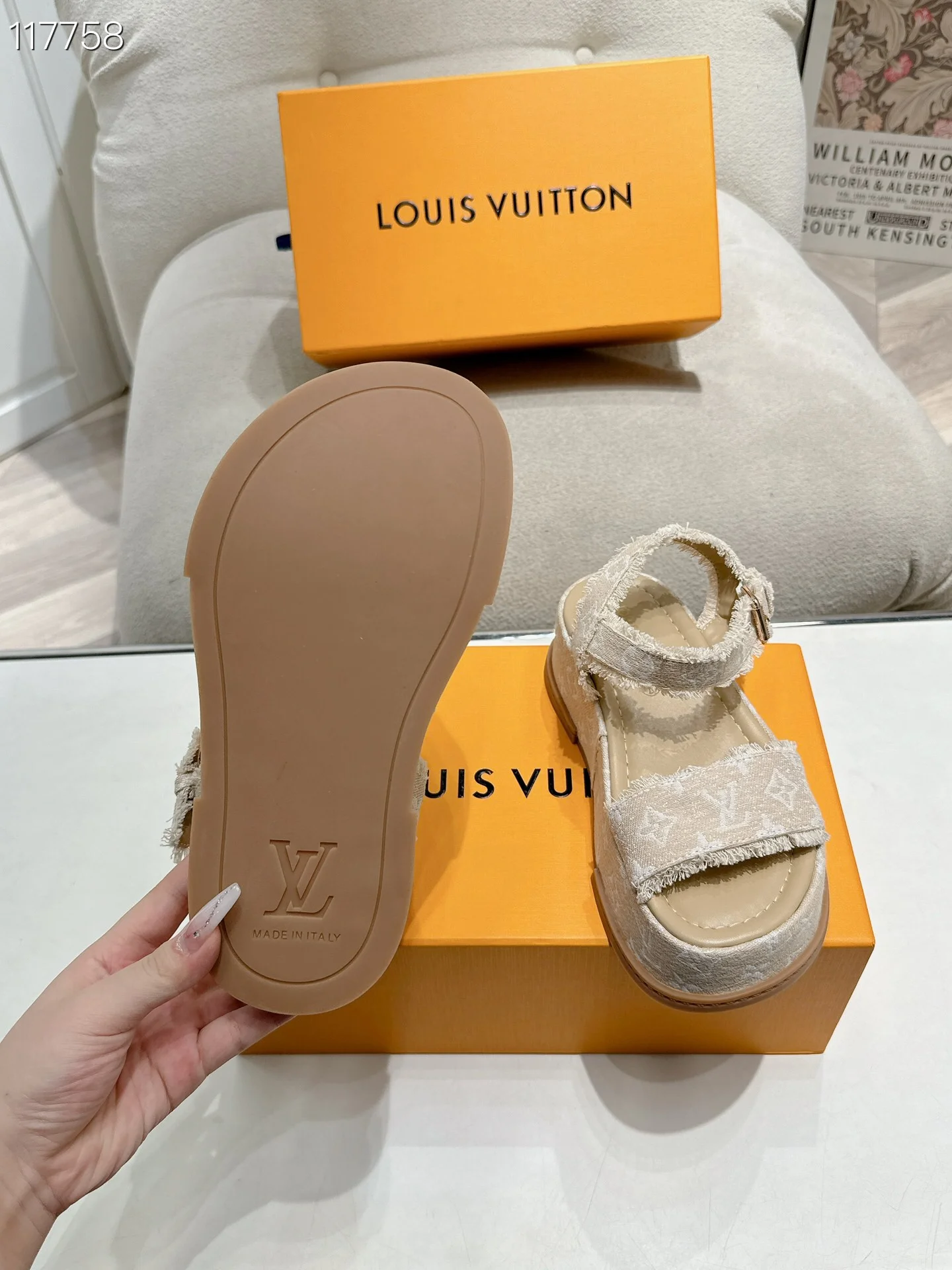 LV $94 gallery