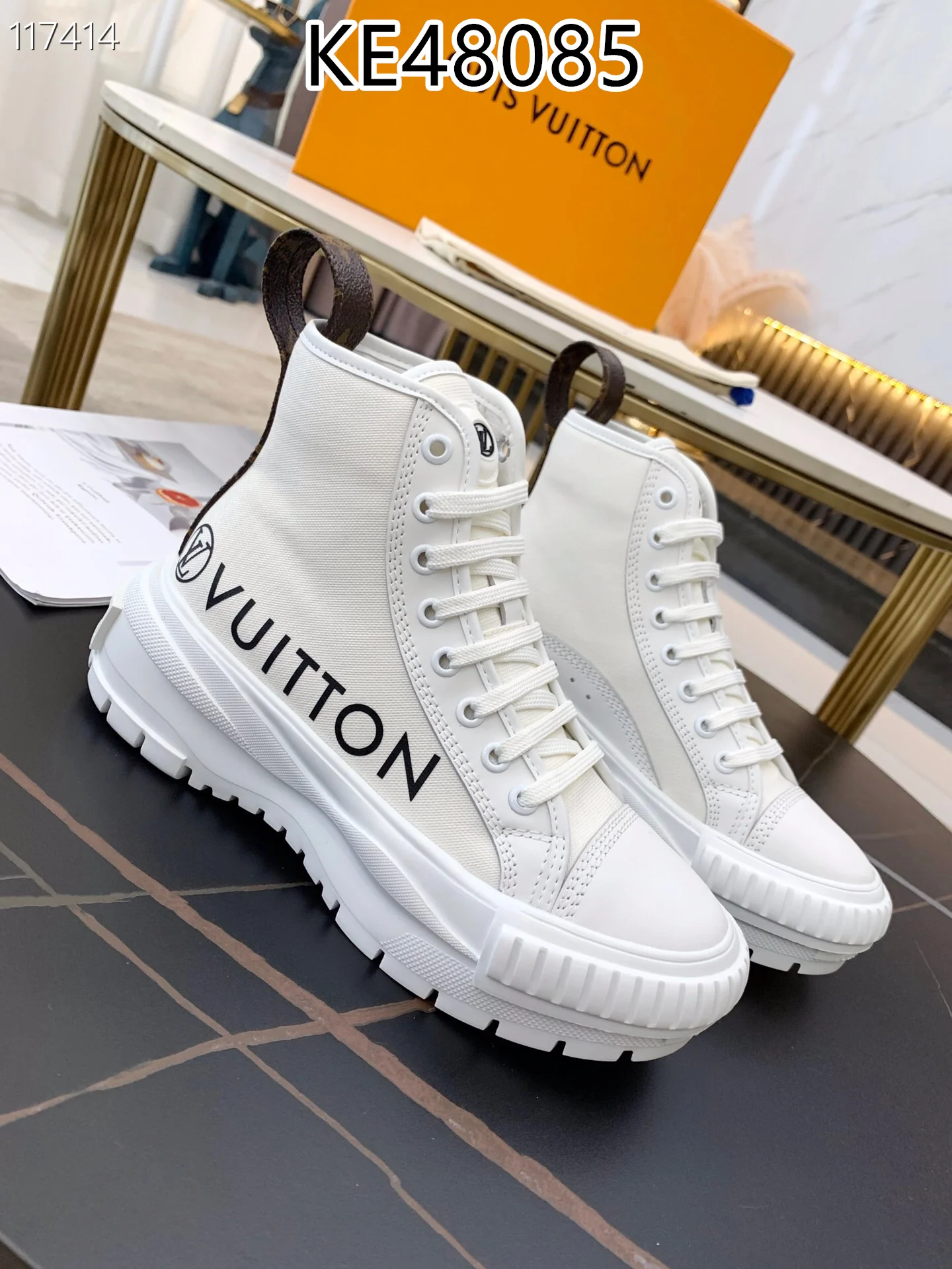 LV $95 gallery