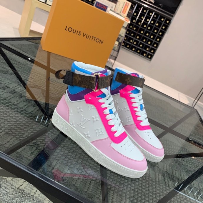 LV $96 gallery