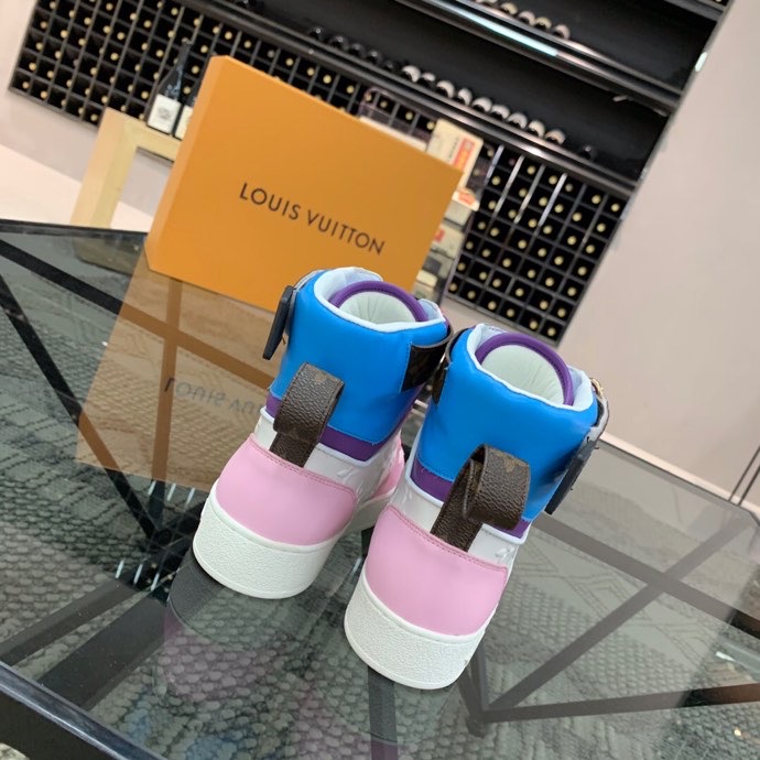 LV $96 gallery