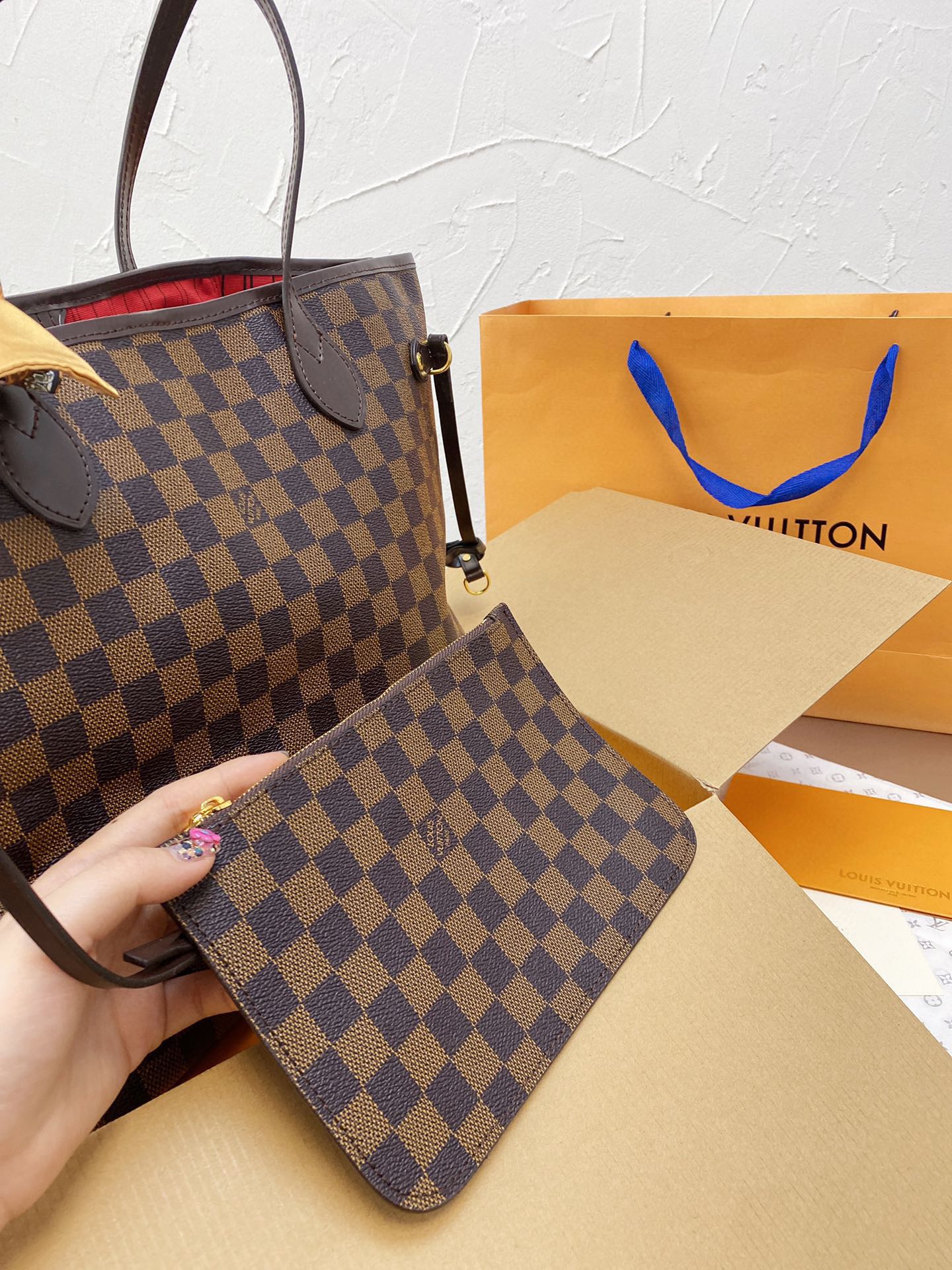 LV $96 gallery