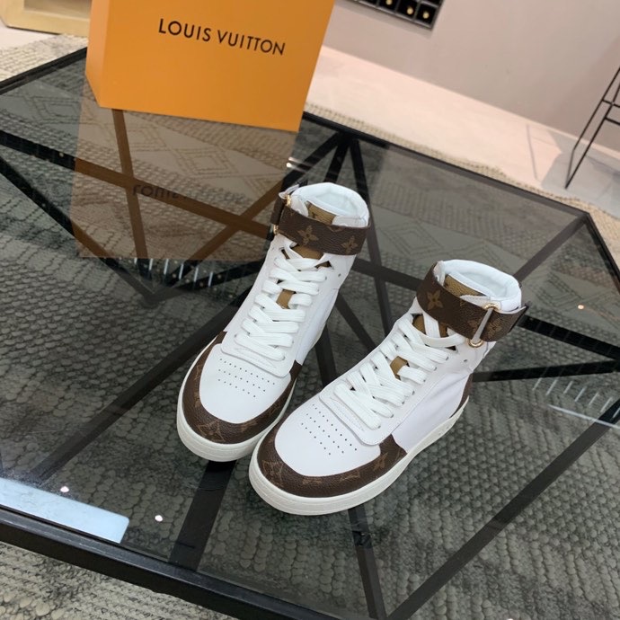 LV $96 gallery