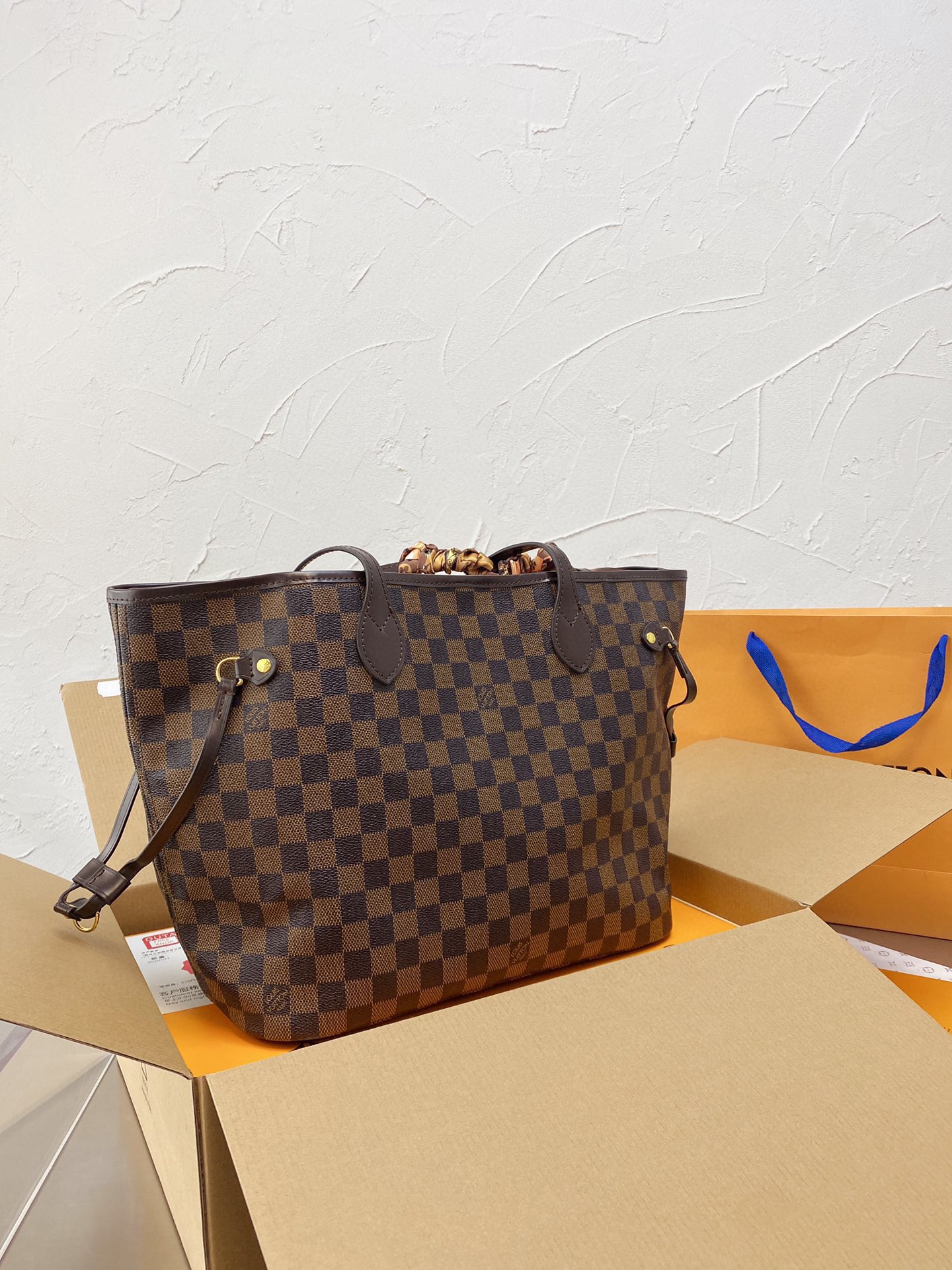 LV $96 gallery