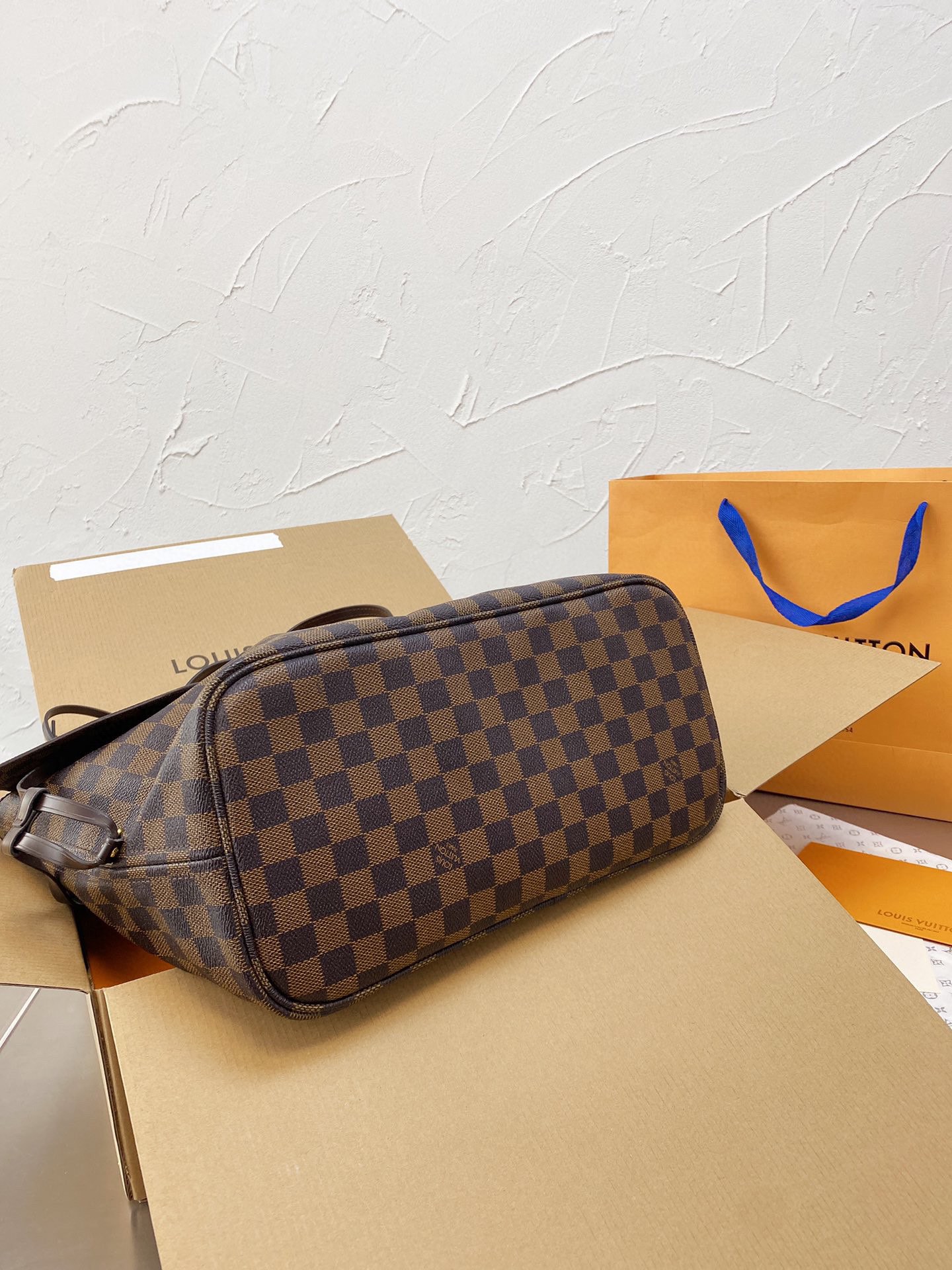 LV $96 gallery