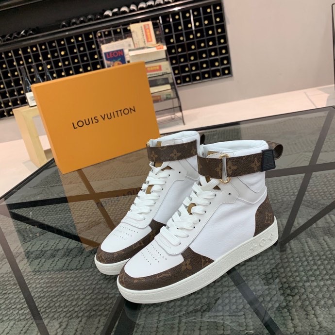 LV $96 gallery