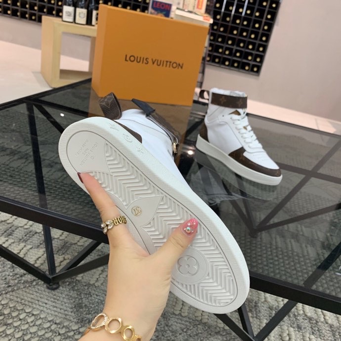 LV $96 gallery