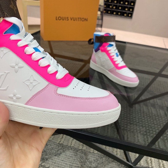 LV $96 gallery