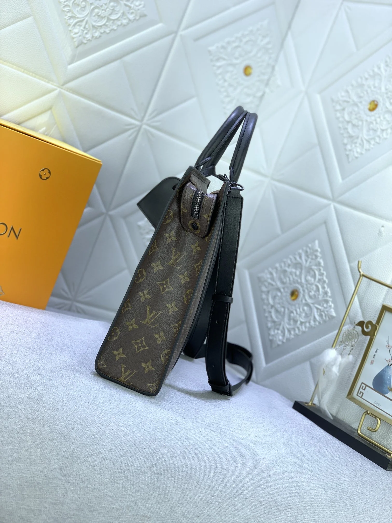 LV $96 gallery